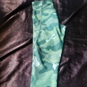 Old navy girls size 10-12 camouflage leggings